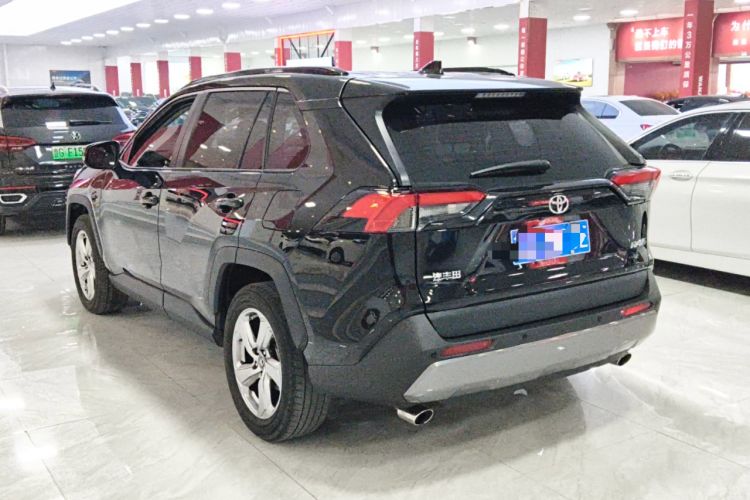 Used Toyota RAV4 2021 2.0L CVT Two-Wheel Drive Fashion PLUS Edition

