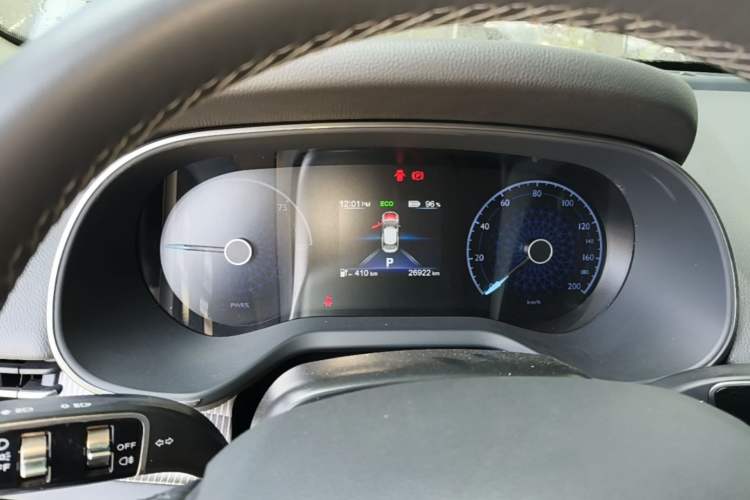 Used Hongqi E-QM5 2023 Base Travel Edition
