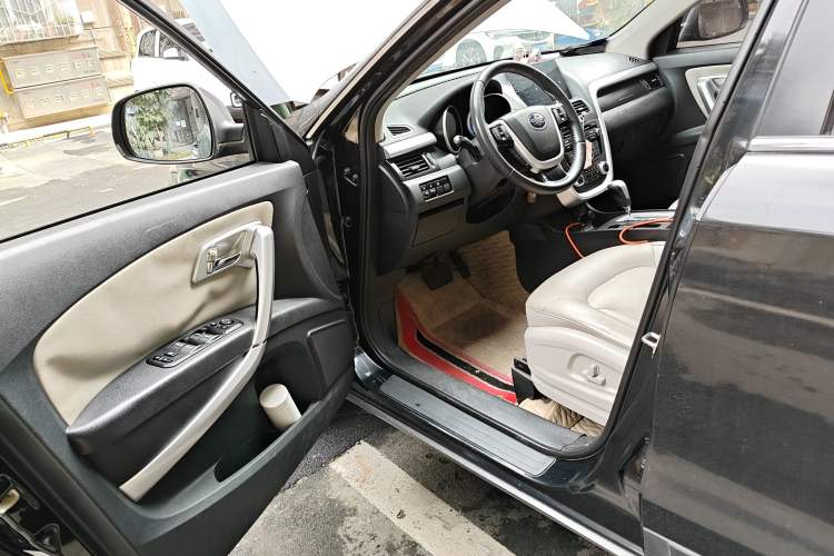 Used Bestune X80 2013 2.0L automatic luxury version