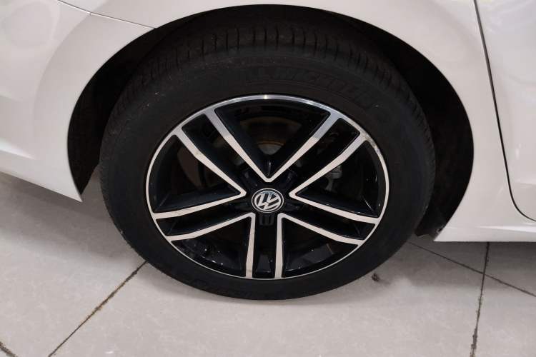 Used Volkswagen Lamando 2019 280TSI DSG Comfort Edition China V Standard Right Rear Wheel Hub