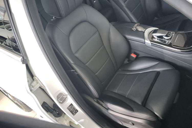 Used Mercedes-Benz GLC 2017 GLC 260 4MATIC Luxury Model