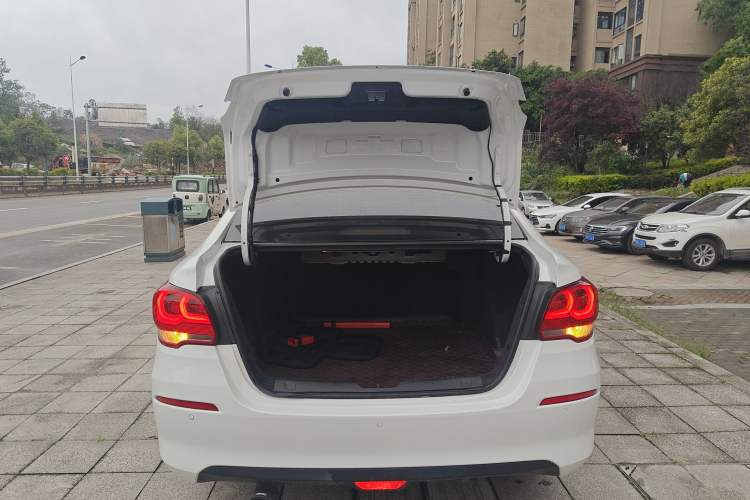 Used Chevrolet Cavalier 2019 320 Manual Xinyue Edition Trunk