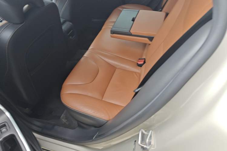 Used Volvo V60 2017 T5 Zhiya Edition China V Standard Left Rear Seat