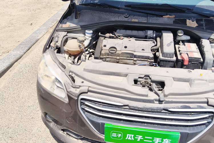 Used Peugeot 301 2014 1.6L Manual Comfort Edition Right Front Headlight