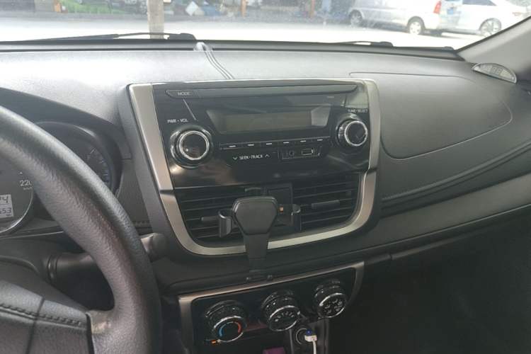 Used Toyota Vios 2017 1.5L CVT Innovation Edition Audio And AC Panel