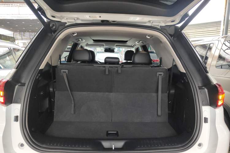 Used CHANGAN CS95 2021 2.0T Four-Wheel Drive Luxury Version
