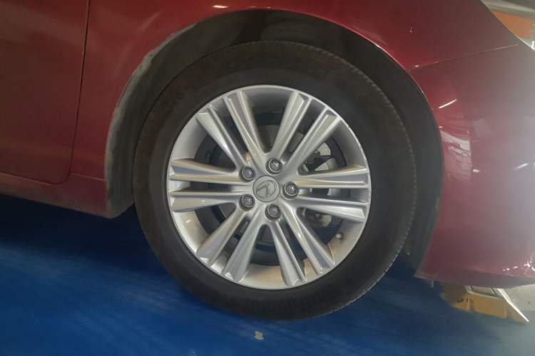 Used Lexus ES 2013 250 Elite Edition Right Front Wheel Hub