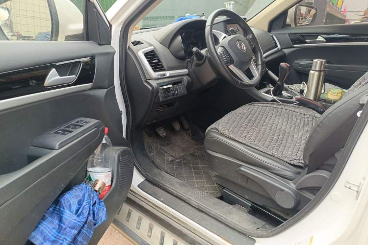 Used Dongfeng Aeolus AX7 2015 2.0L Manual Zhiyi Trim