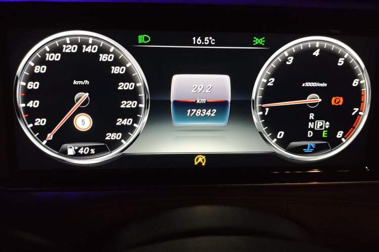 Used Mercedes-Benz Maybach S-Class 2015 S 400 4MATIC Odometer Close Up