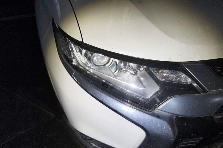 Used Mitsubishi Outlander 2019 2.0L Two-Wheel Drive Comfort Edition 7-Seater China VI Standard Right Front Headlight