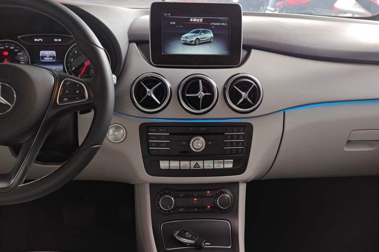 Used Mercedes-Benz B-Class 2015 B 200 Sport Edition Audio And AC Panel