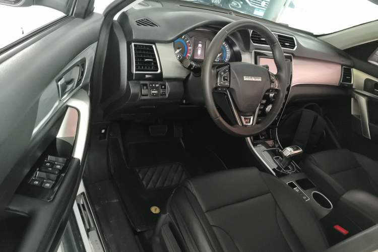 Used Haval H2 2018 Red-Label 1.5T Dual-Clutch Two-Wheel-Drive Luxury Model Driver Seat