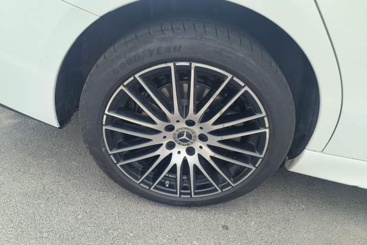 Used Mercedes-Benz C-Class 2025 Facelift C 260 L Sport Edition
