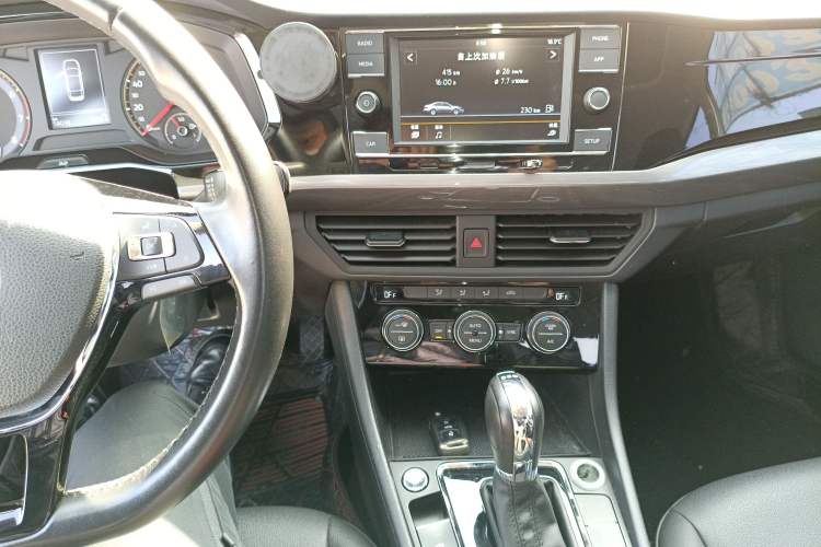 Used Volkswagen Bora 2019 Revised Version 280TSI DSG Elite Edition China VI Standard Audio And AC Panel