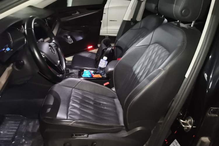 Used Volkswagen Passat 2019 380TSI Luxury Edition China VI Standard Left Front Seat