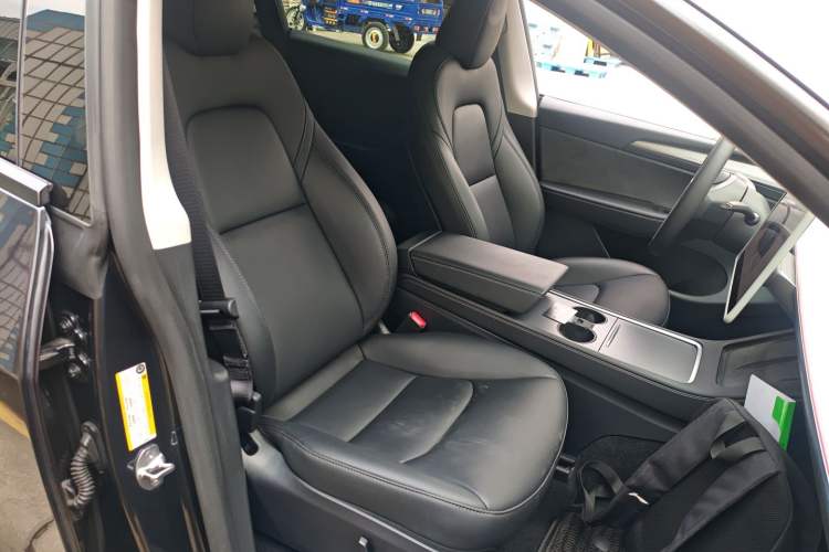 Used Tesla Model Y 2024 Rear-Wheel-Drive Version Right Front Seat