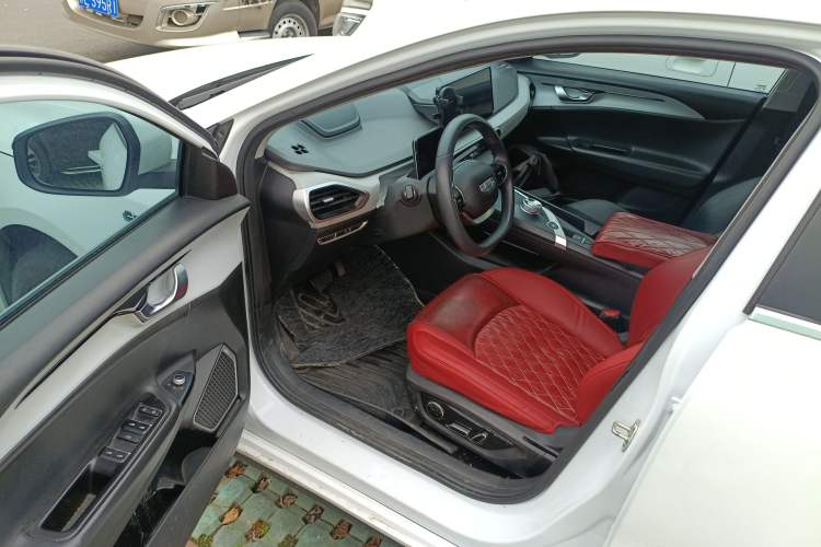 Used Geometry A 2022 Pro 430KM Commuter Edition Driver Seat