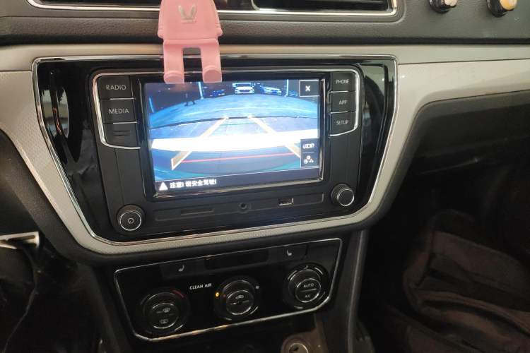 Used Volkswagen Cross Lavida 2017 230TSI DSG Luxury Edition
