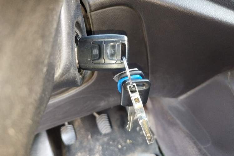 Used Wuling Hongguang V 2022 1.5L Jingqu Version Hydraulic Power Steering LAR