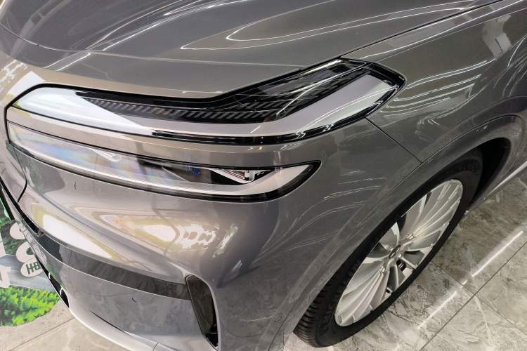 Used ONVO Luxeed L90 2025 Model—Max Six-Seater Version Left Front Headlight