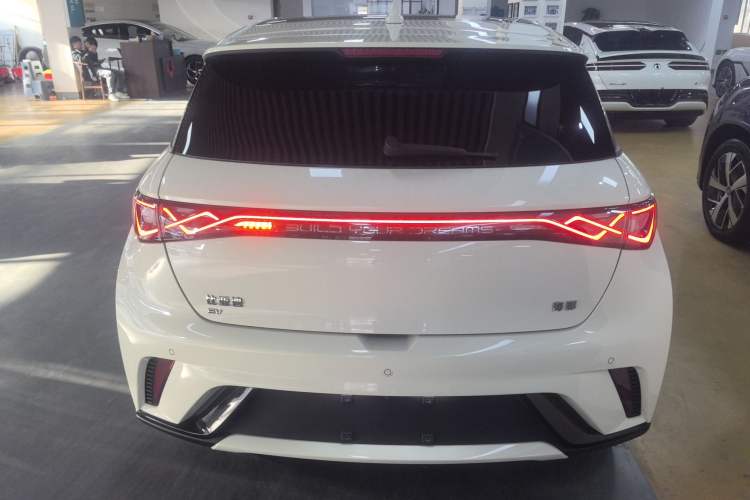 Used BYD Dolphin 2024 Honor Edition 420km Fashion Version
