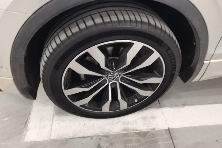 Used Volkswagen Tiguan L 2021 330TSI Automatic Two-Wheel Drive R-Line Flagship Edition
