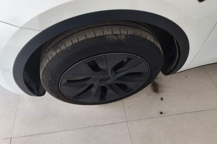 Used Tesla Model Y 2023 Rear-Wheel-Drive Version