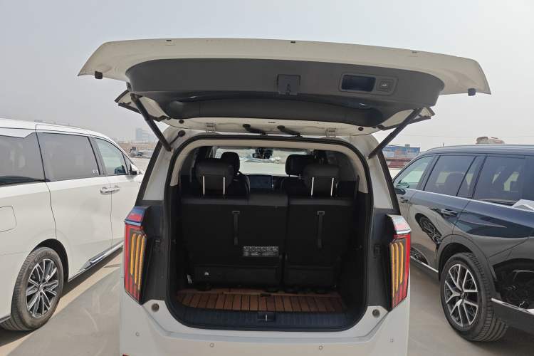 Used GAC Trumpchi M8 2024 Master Series Super Hybrid Edition Trunk