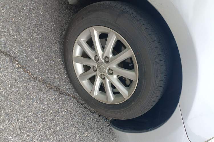 Used Toyota Camry 2010 240G Luxury Edition Right Front Wheel Hub