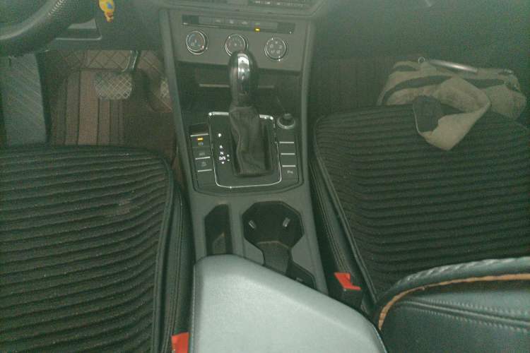 Used Volkswagen Bora 2020 1.5L Automatic Fashion Edition Gear Lever