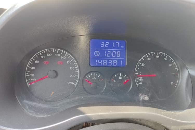 Used Chery Tiggo 3 2014 Magic Edition 1.6L Manual Fashion Version Odometer Close Up