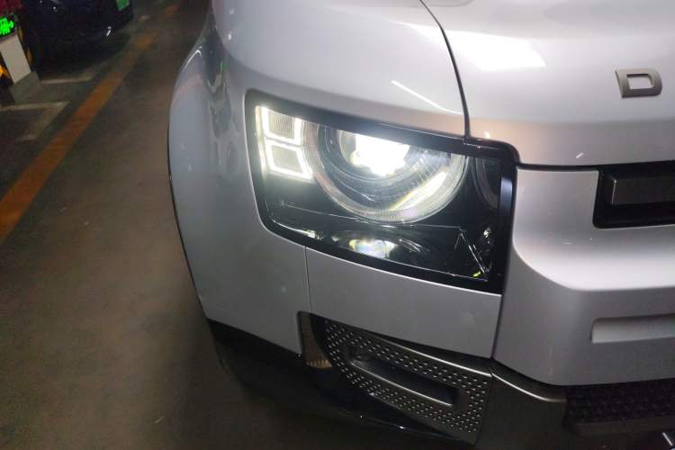 Used Land Rover Defender 2022 110 P400 X-DYNAMIC HSE Right Front Headlight