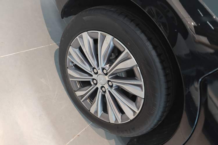 Used Hongqi E-QM5 2022 431 km Charge & Enjoy Edition
