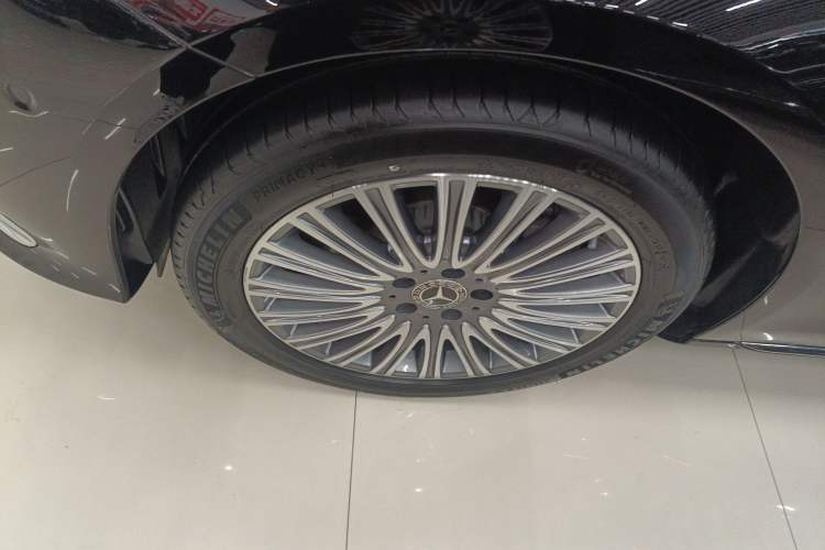 Used Mercedes-Benz E-Class 2023 Updated E 300 L Luxury Edition
