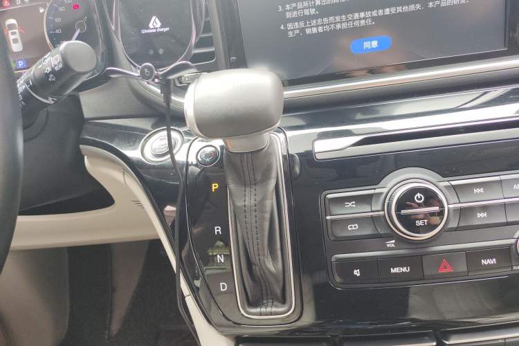 Used GAC Trumpchi M8 2018 320T Luxury Edition Gear Lever