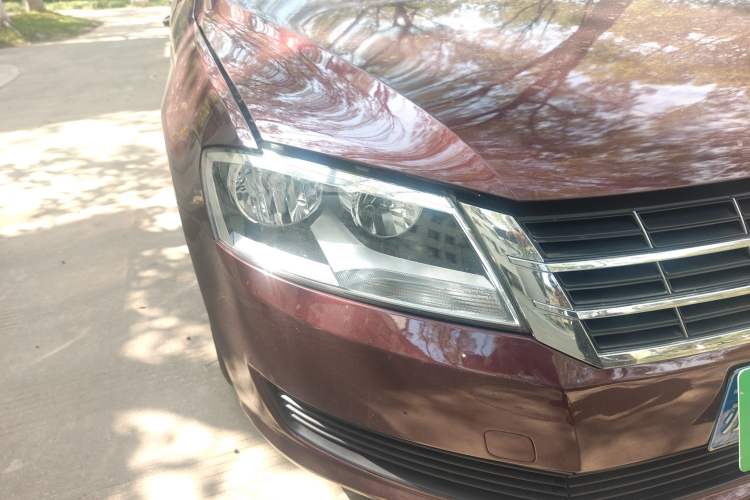 Used Volkswagen Lavida 2013 1.6L Manual Fashion Edition Right Front Headlight