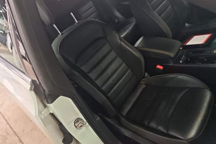 Used Volkswagen FAW-Volkswagen CC 2023 380TSI Striking Edition
