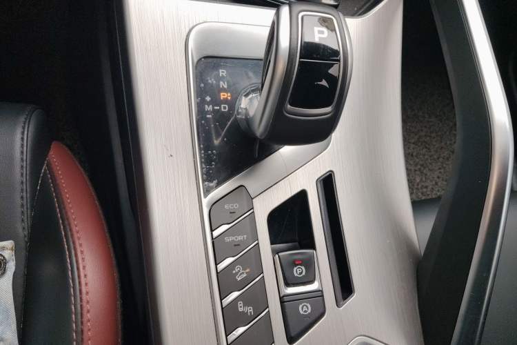 Used Geely Auto Coolray 2019 260T DCT Knight China V Standard
