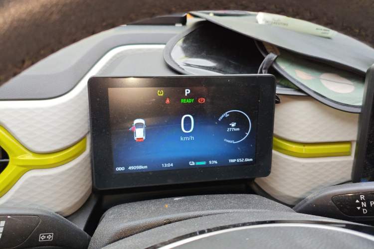 Used SOL E10X 2021 302 km Range Fashion Edition 30.2 kWh