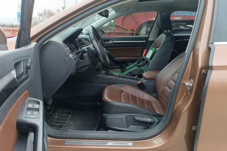 Used Volkswagen Lamando 2015 330TSI DSG Comfort Edition
