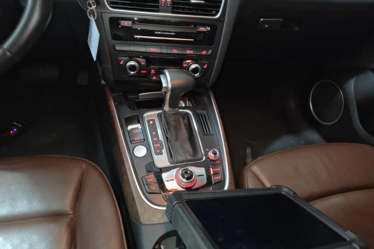 Used Audi Q5 2015 40 TFSI Comfort Model
