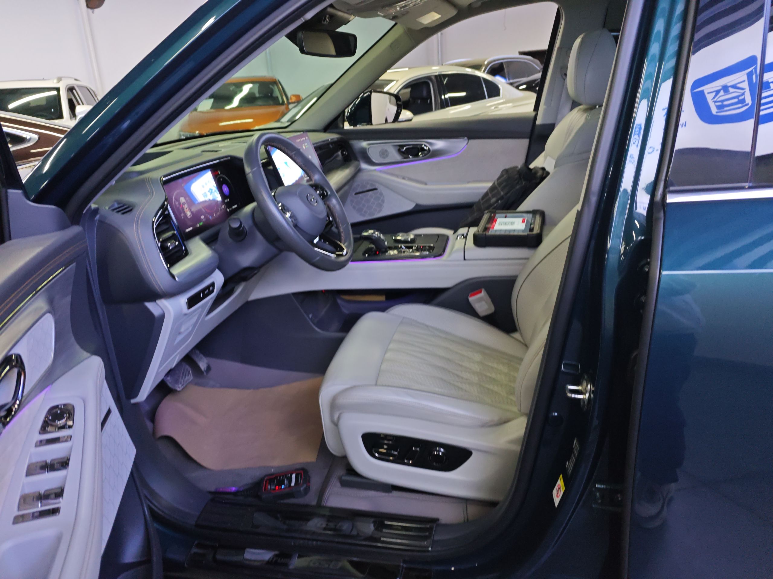 Переднее сиденье в автомобиле