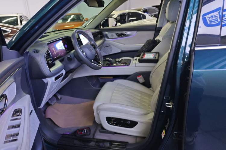 Used GAC Trumpchi GS8 2022 Double-Energy Series 2.0TM Two-Wheel Drive Prestige Edition (6 Seats) Left Front Seat