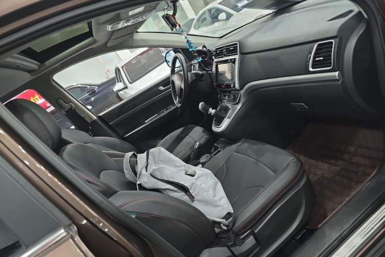 Used Haval H6 2017 Blue Label Sport Edition 1.5T Manual Two-Wheel Drive Elite Model
