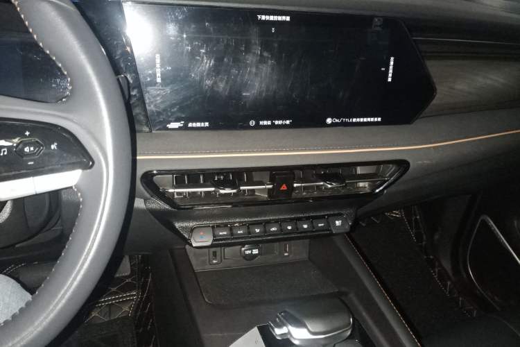 Used CHANGAN OSHAN X7 PLUS 2023 Enjoy Edition 1.5T Automatic Prestige Model Audio And AC Panel