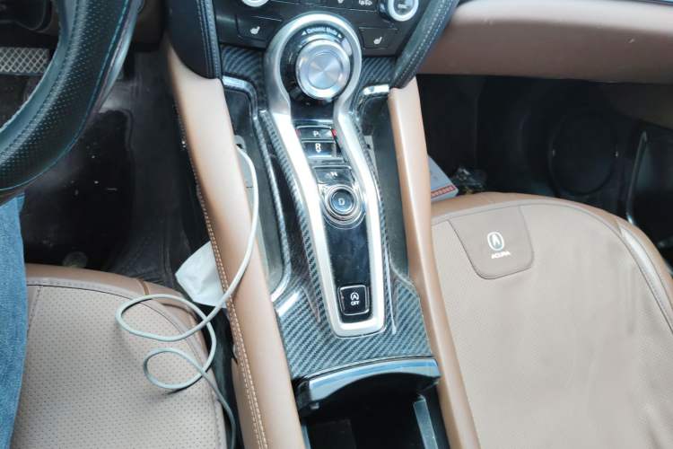 Used Acura CDX 2016 1.5T Two-Wheel Drive Deluxe Edition Gear Lever