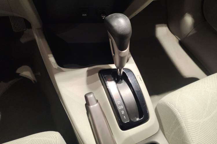 Used Honda Civic 2013 10th Anniversary 1.8L Automatic Comfort Version Gear Lever