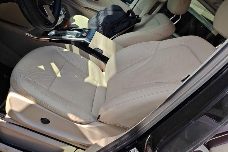 Used Mercedes-Benz V-Class 2018 V 260 Avantgarde Edition China VI Left Front Seat