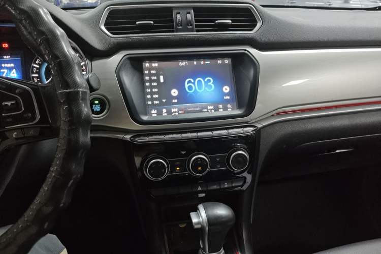 Used Haval H2 2017 Blue Label 1.5T Automatic Two-Wheel Drive Luxury Model Audio And AC Panel