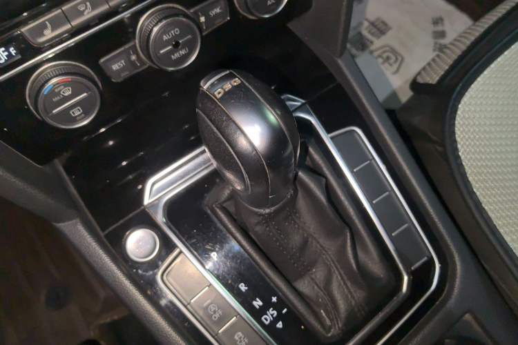 Used Volkswagen Magotan 2017 330TSI DSG Luxury Model